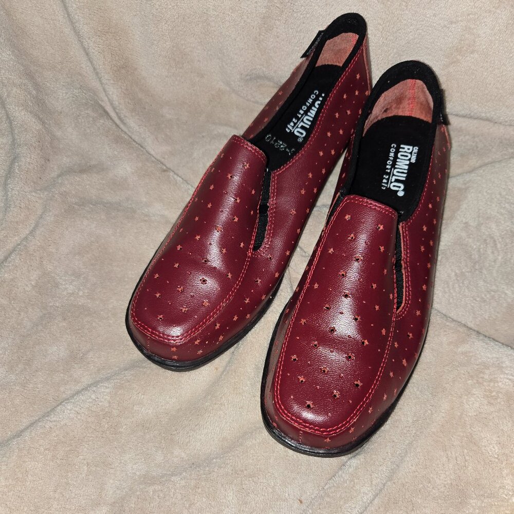New Romulo Burgundy Leather Upper Slip On Comfort Wedge Loafer.    Size 36 ( 6 U